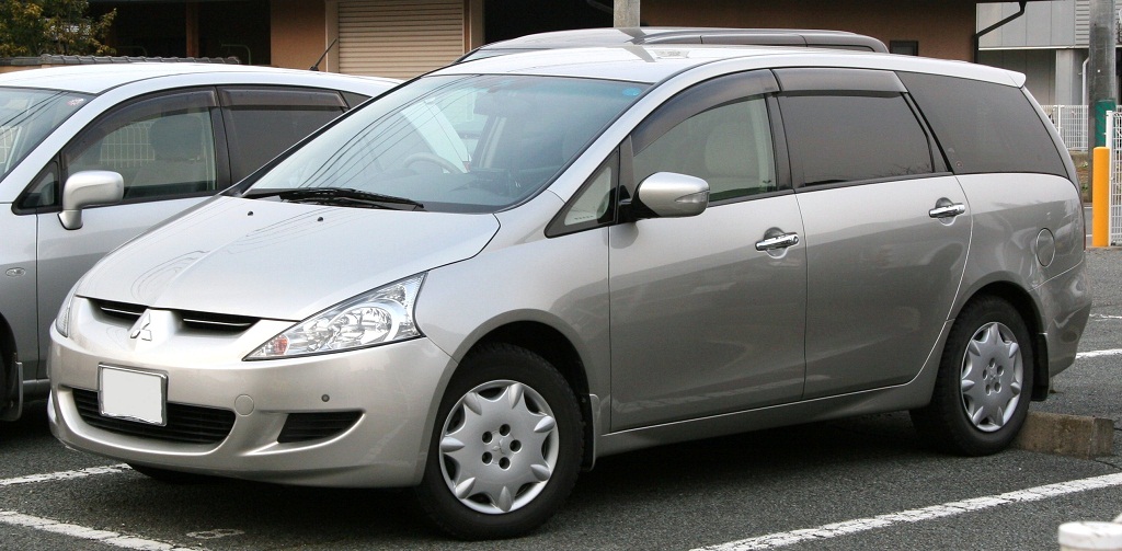 Mitsubishi Grandis 2005 sự kết hợp giữa rộng rãi và sang trọng